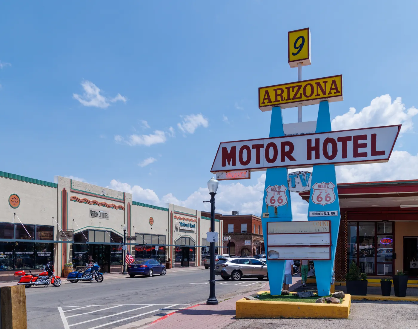 Retro Route 66 motor hotel sign in Williams, Arizona